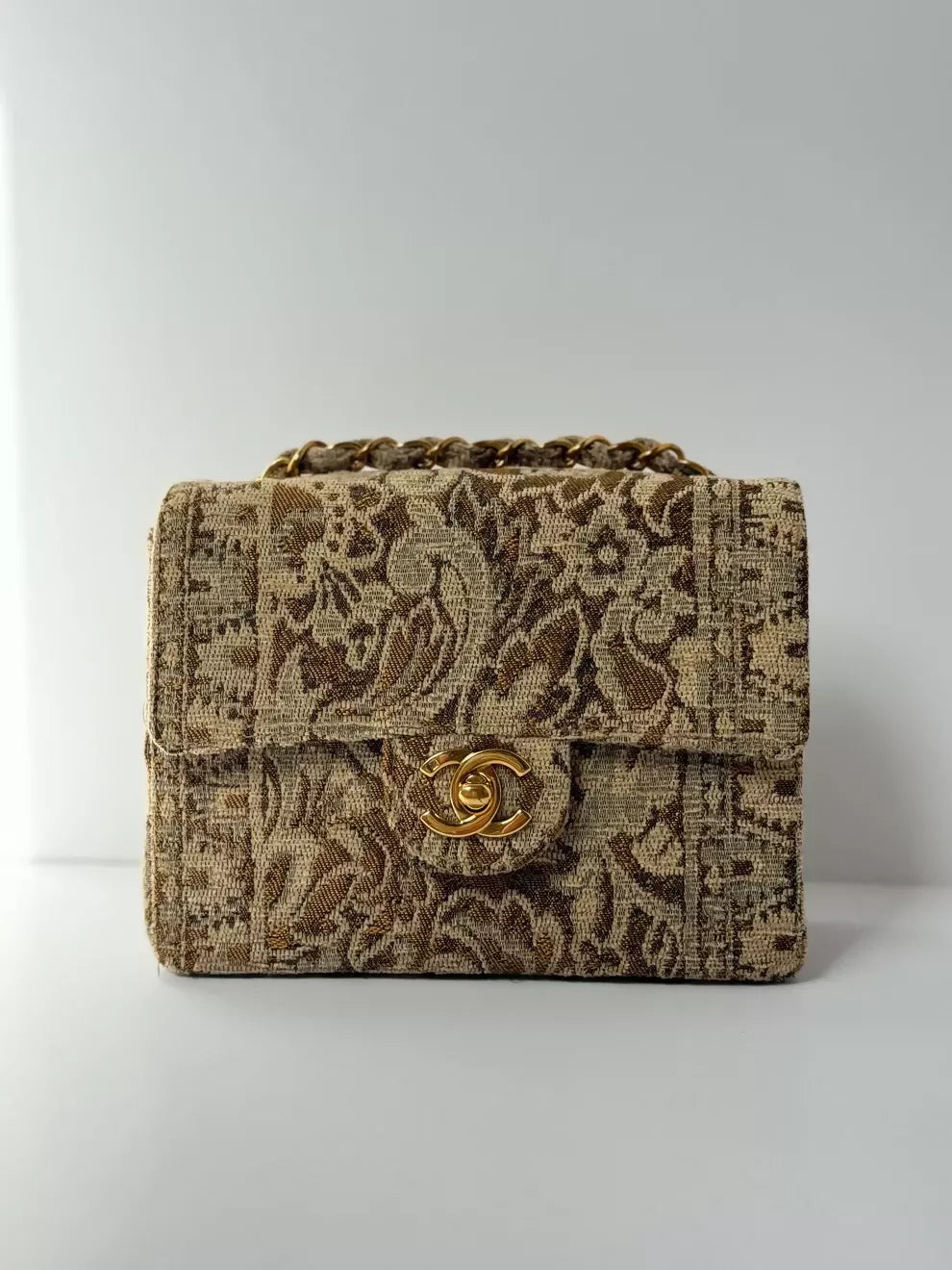 Chanel Chanel 19 Shoulder Bag - Rovelle Bags