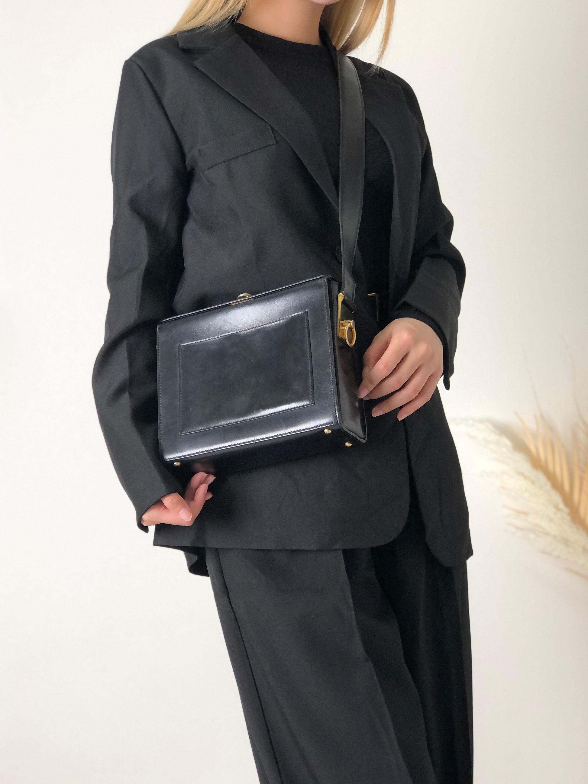 CELINE Gancini Logo Motif Leather Shoulder bag Black vgez3i