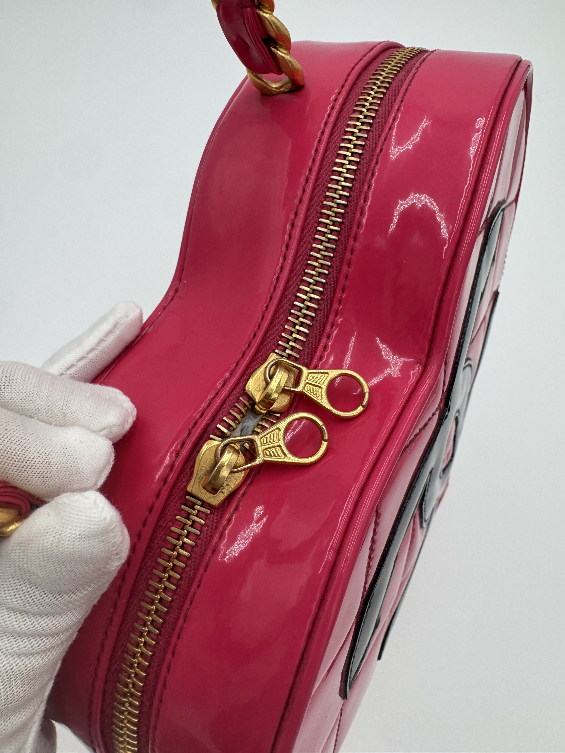 Chanel Chanel 19 Shoulder Bag - Rovelle Bags