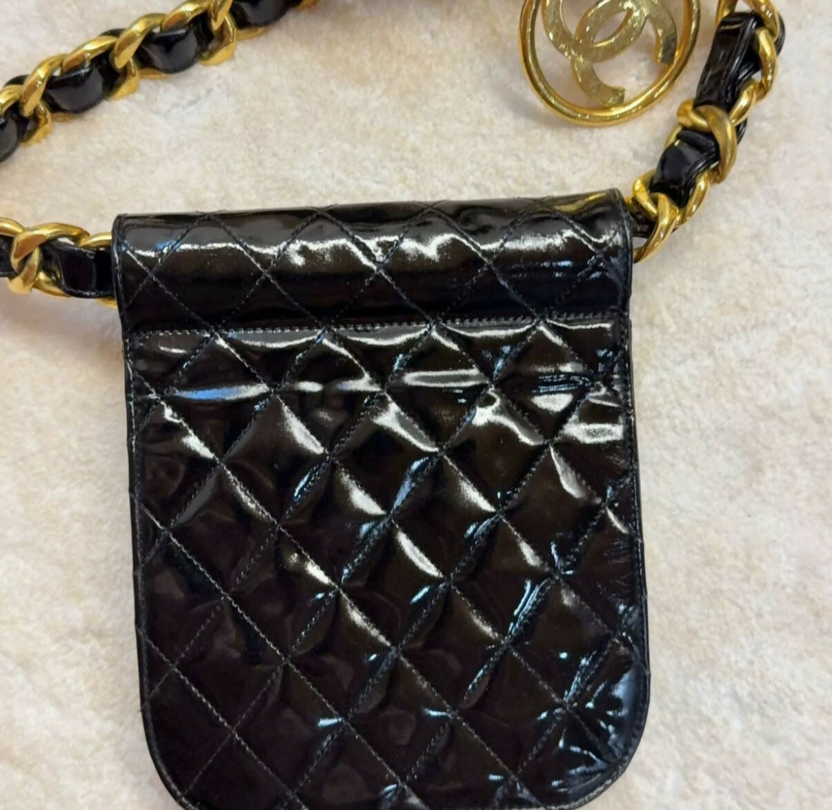 Chanel Chanel 19 Shoulder Bag - Rovelle Bags