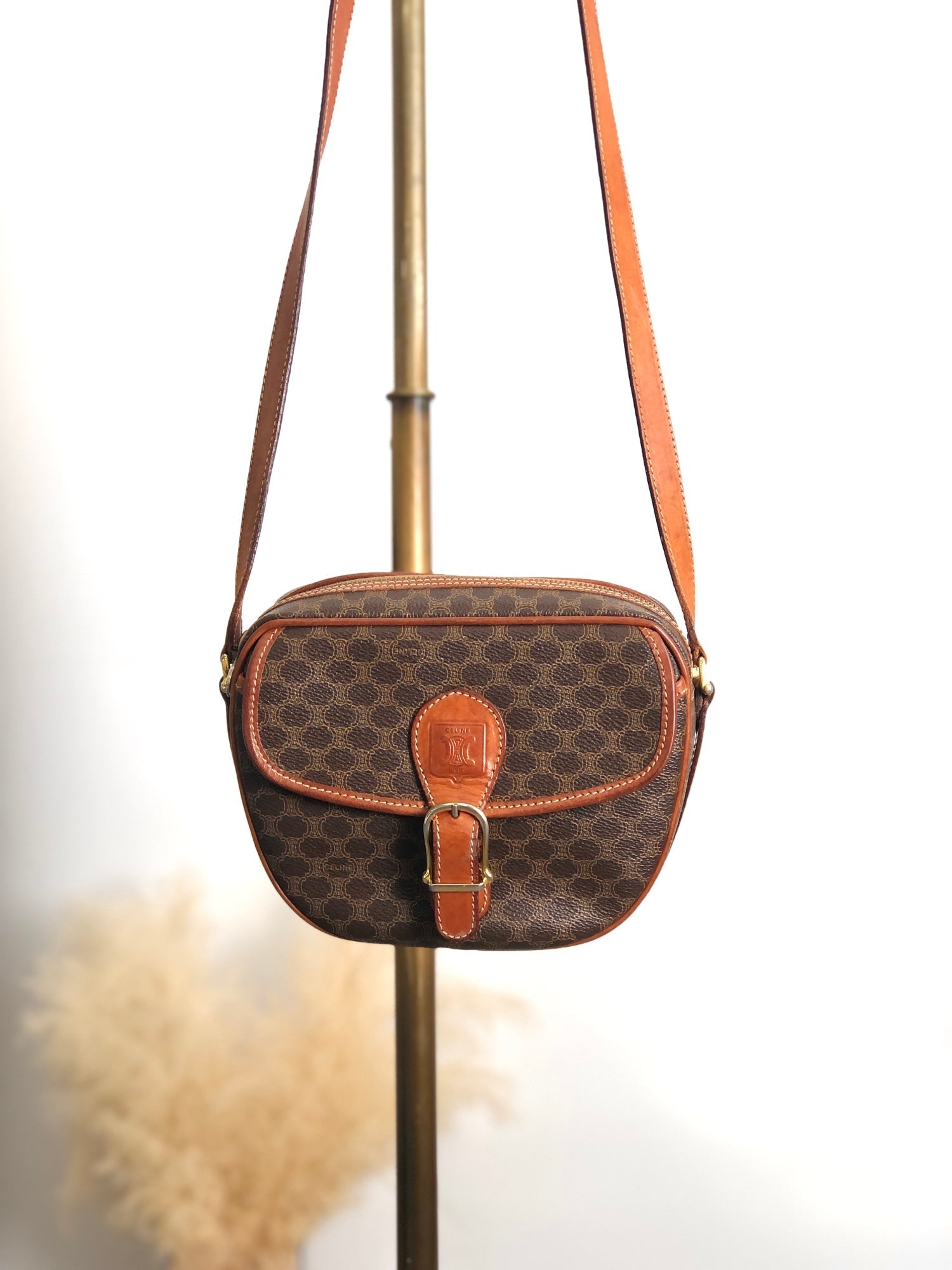 CELINE Macadam Front Buckle Shoulder bag Brown 8cjnf7