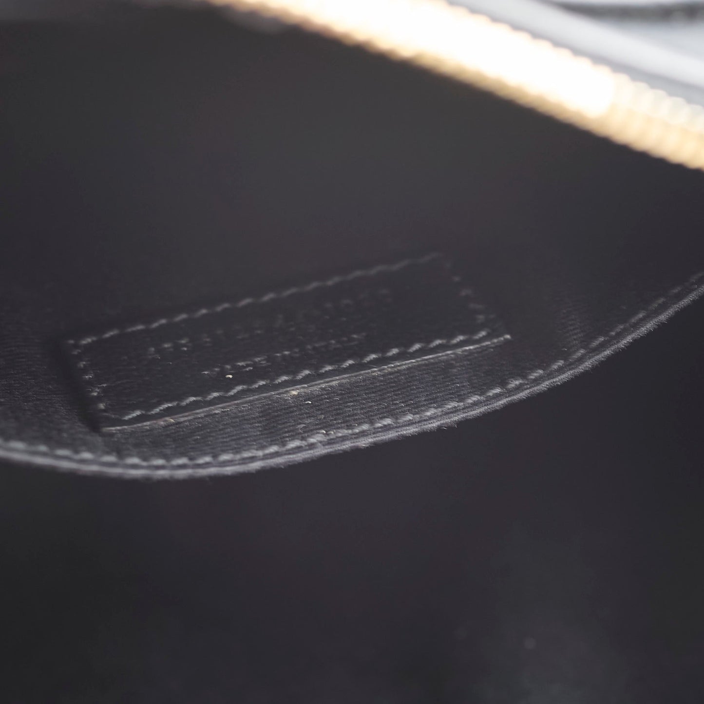Saint Laurent Lou Crossbody - Rovelle Bags