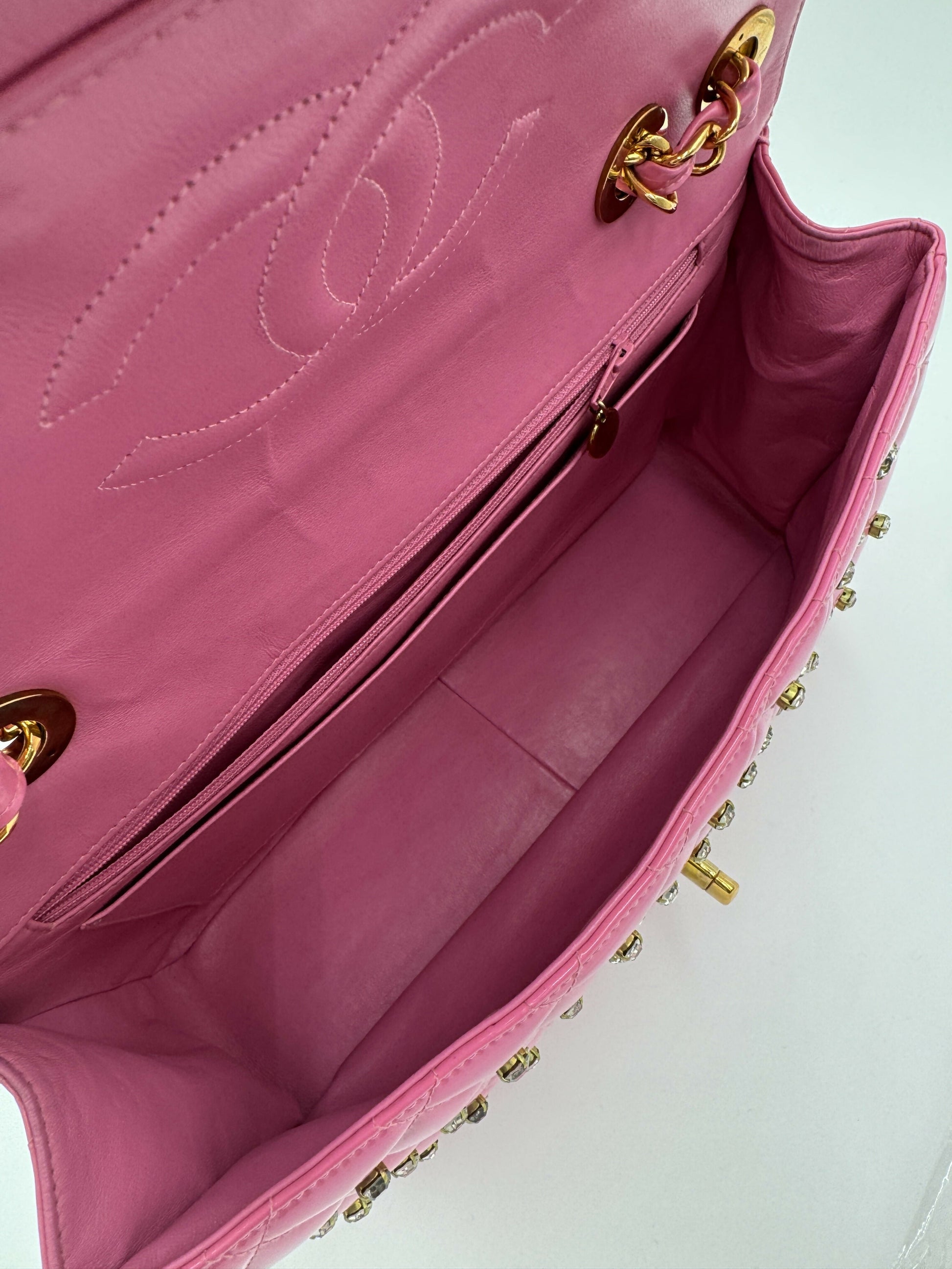 Chanel Chanel 19 Shoulder Bag - Rovelle Bags