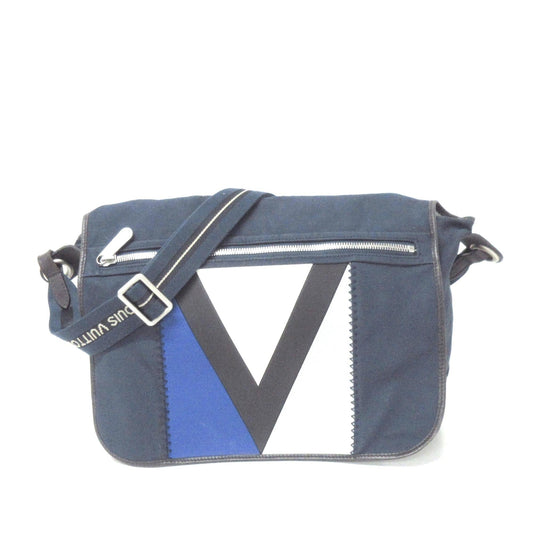 Louis Vuitton LV Cup Artimon Messenger Bag (SHG-FURp6t)
