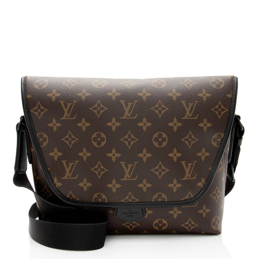 Louis Vuitton Monogram Canvas Macassar Magnetic Messenger Bag (SHF-speCUQ)