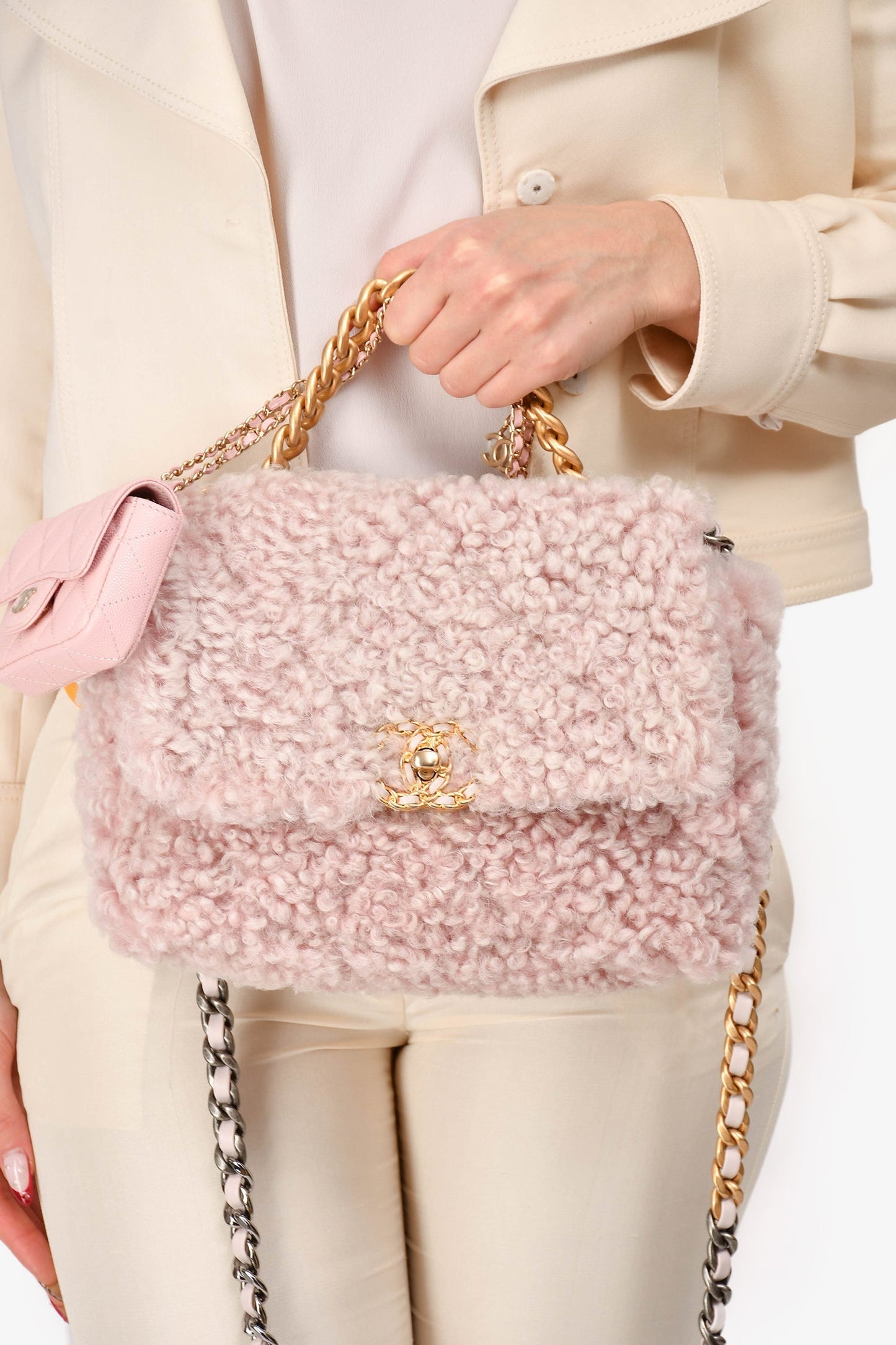 Chanel Chanel 19 Shoulder Bag - Rovelle Bags