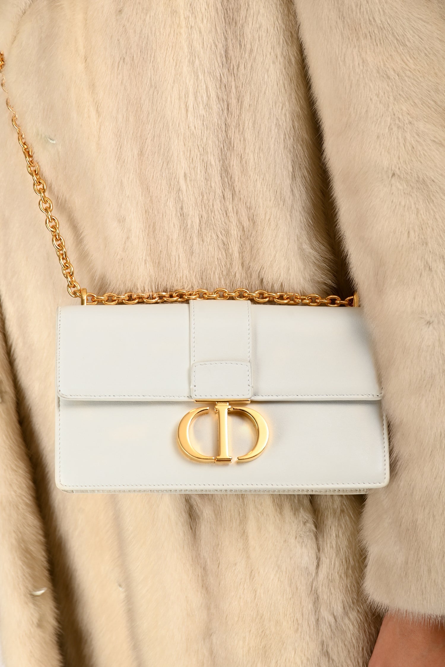 Dior 30 Montaigne Crossbody - Rovelle Bags