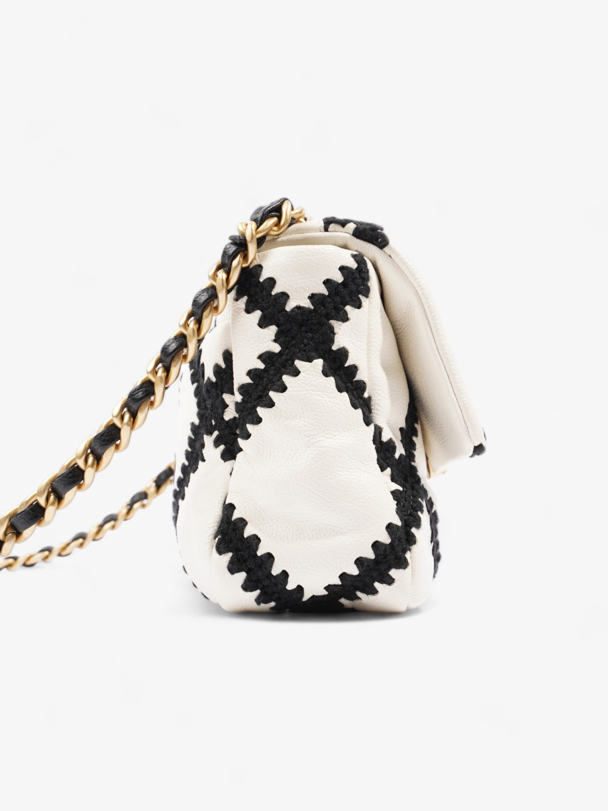 Chanel Chanel 19 Shoulder Bag - Rovelle Bags