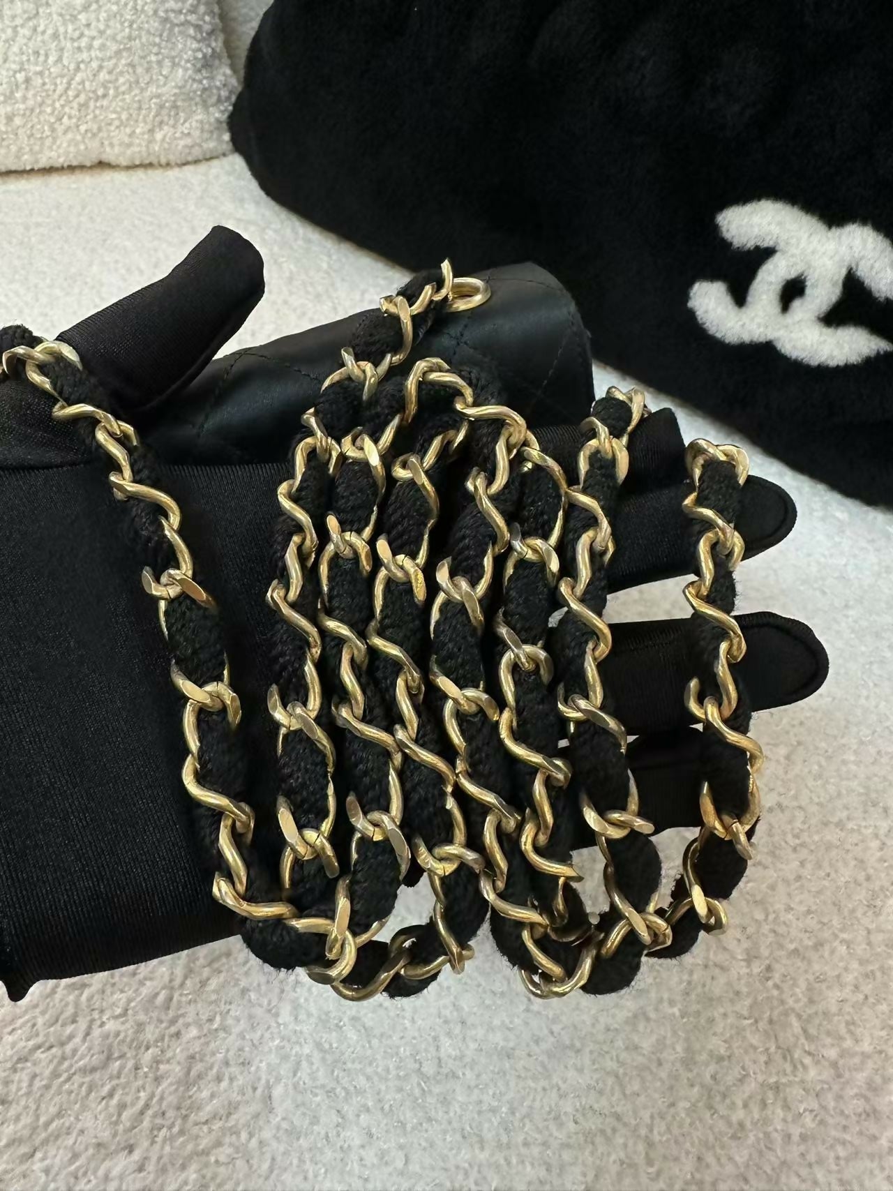 Chanel Chanel 19 Shoulder Bag - Rovelle Bags