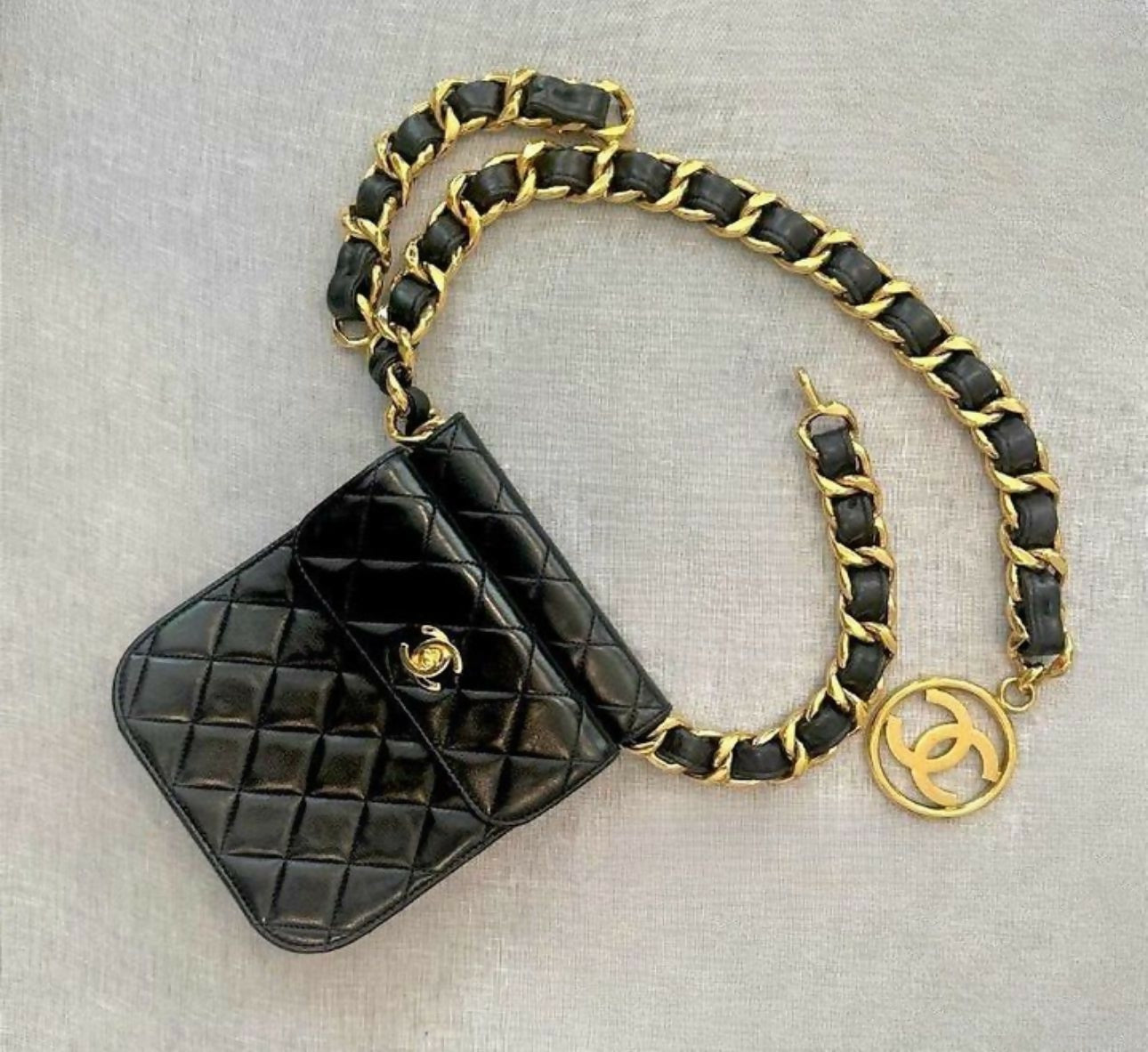 Chanel Chanel 19 Shoulder Bag - Rovelle Bags