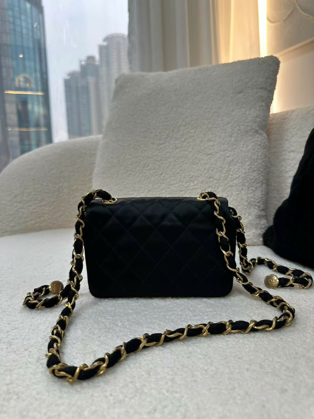 Chanel Chanel 19 Shoulder Bag - Rovelle Bags