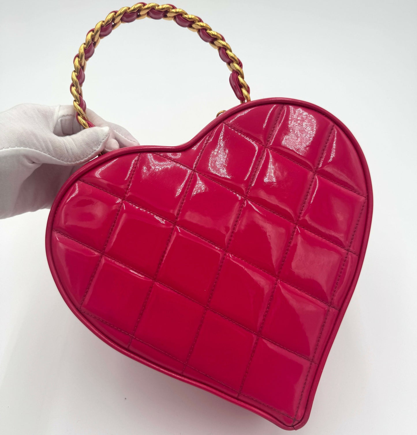 Chanel Chanel 19 Shoulder Bag - Rovelle Bags