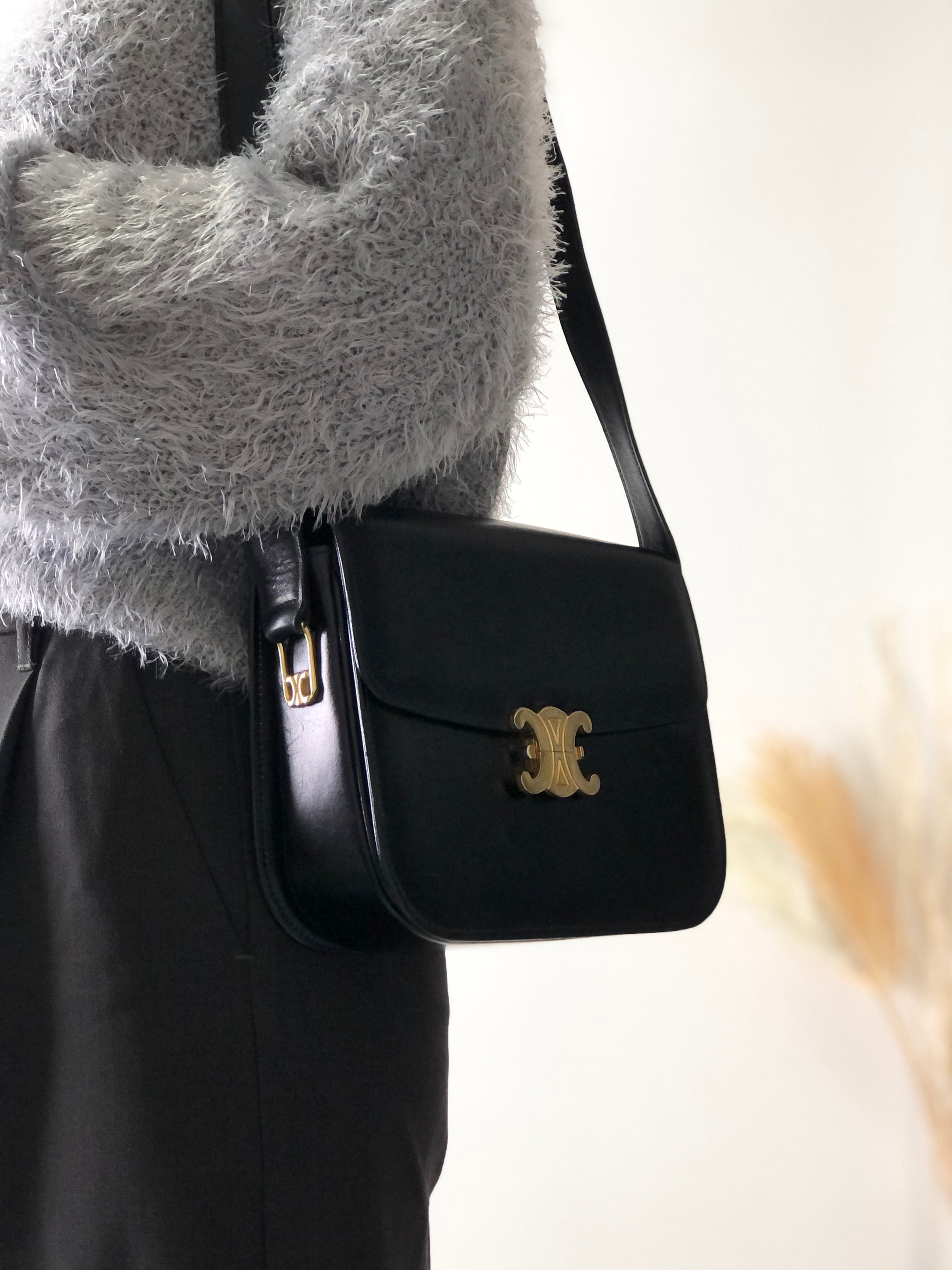 CELINE Triomphe Leather Crossbody Shoulder bag Black iv4xyc