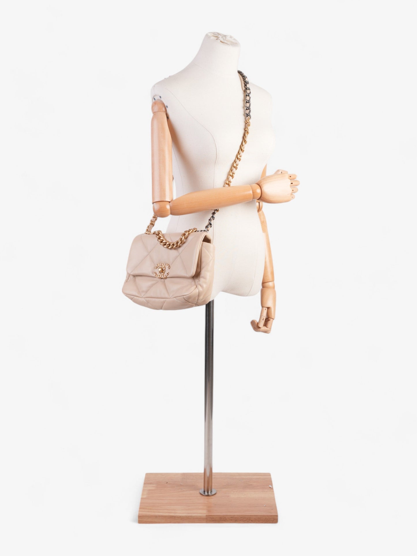 Chanel Chanel 19 Shoulder Bag - Rovelle Bags