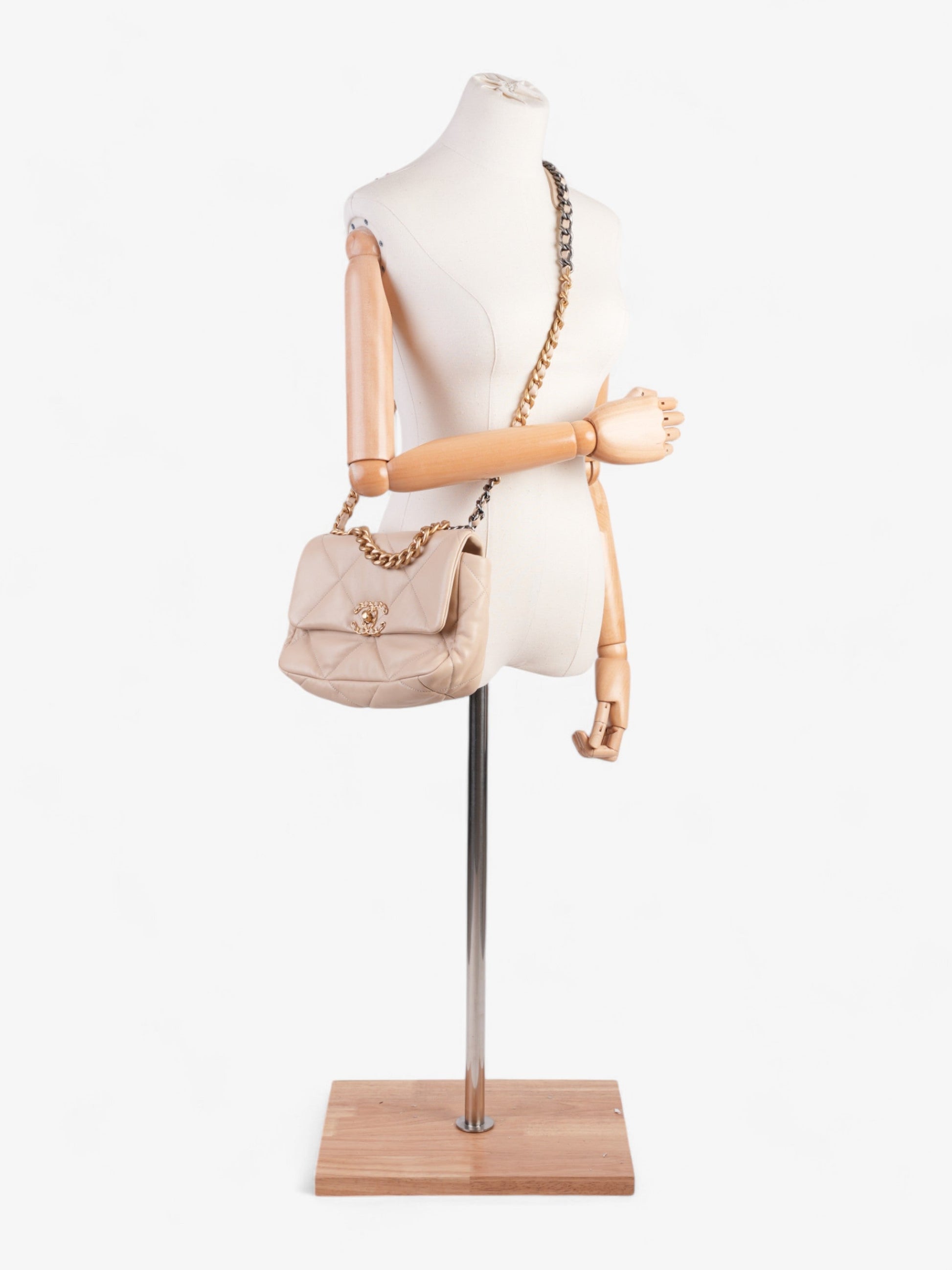 Chanel Chanel 19 Shoulder Bag - Rovelle Bags