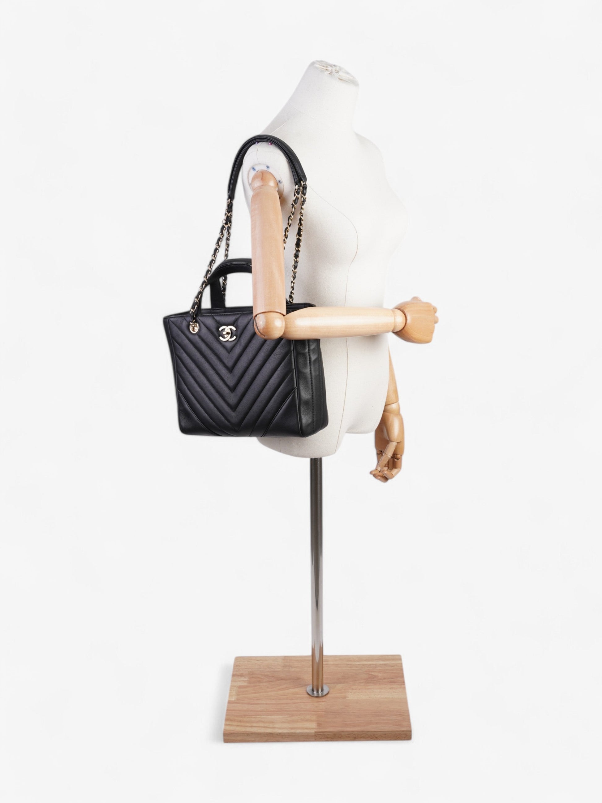 Chanel Shopping Tote Tote - Rovelle Bags
