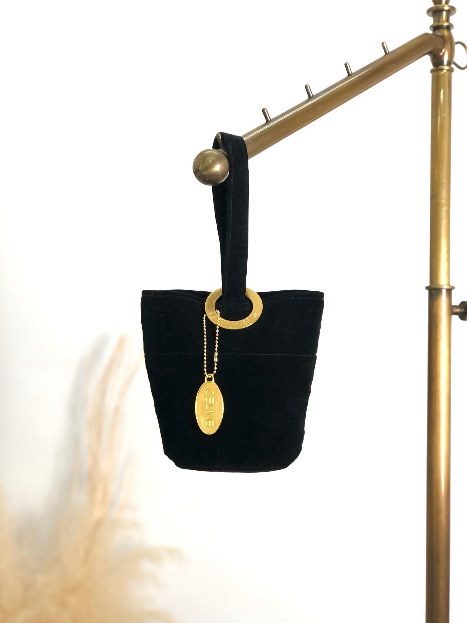 CELINE Circle Logo Handbag Black 5jdm58