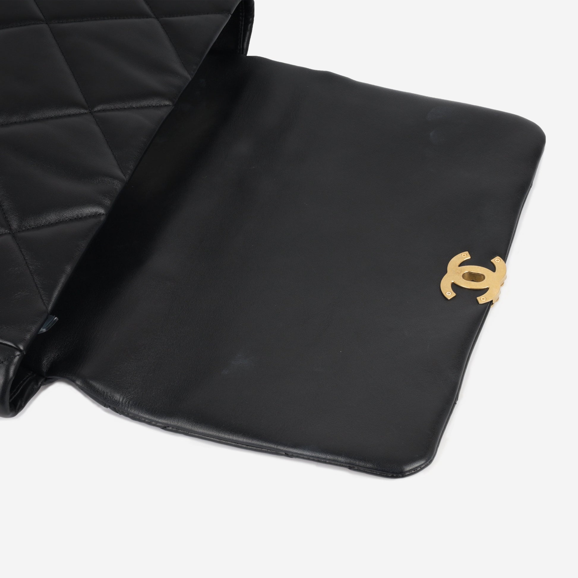 Chanel Chanel 19 Shoulder Bag - Rovelle Bags