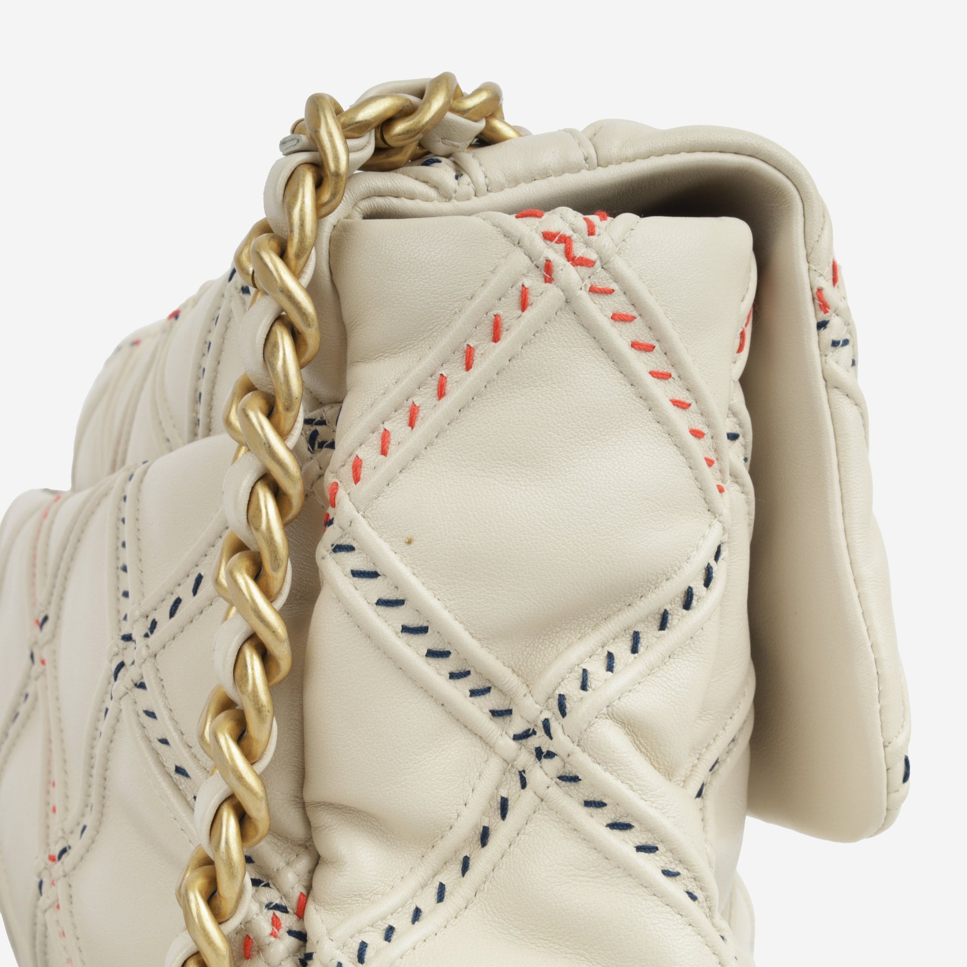 Chanel Chanel 19 Shoulder Bag - Rovelle Bags