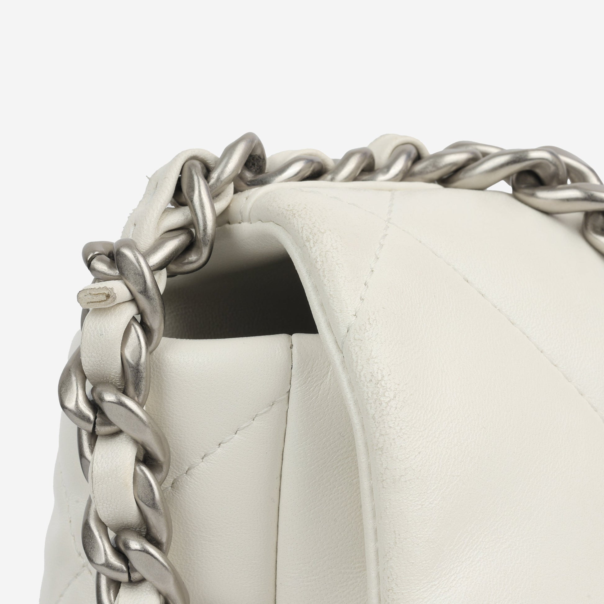 Chanel Chanel 19 Shoulder Bag - Rovelle Bags