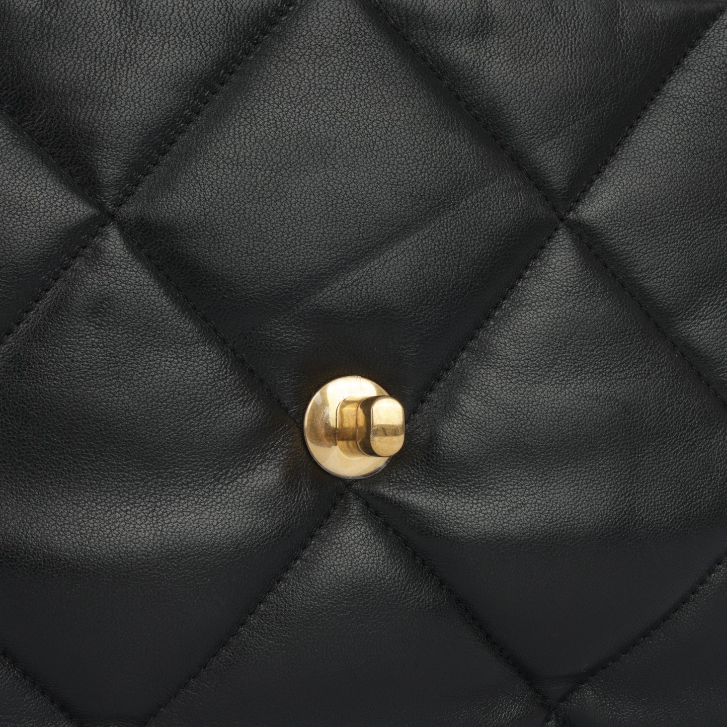 Chanel Chanel 19 Shoulder Bag - Rovelle Bags