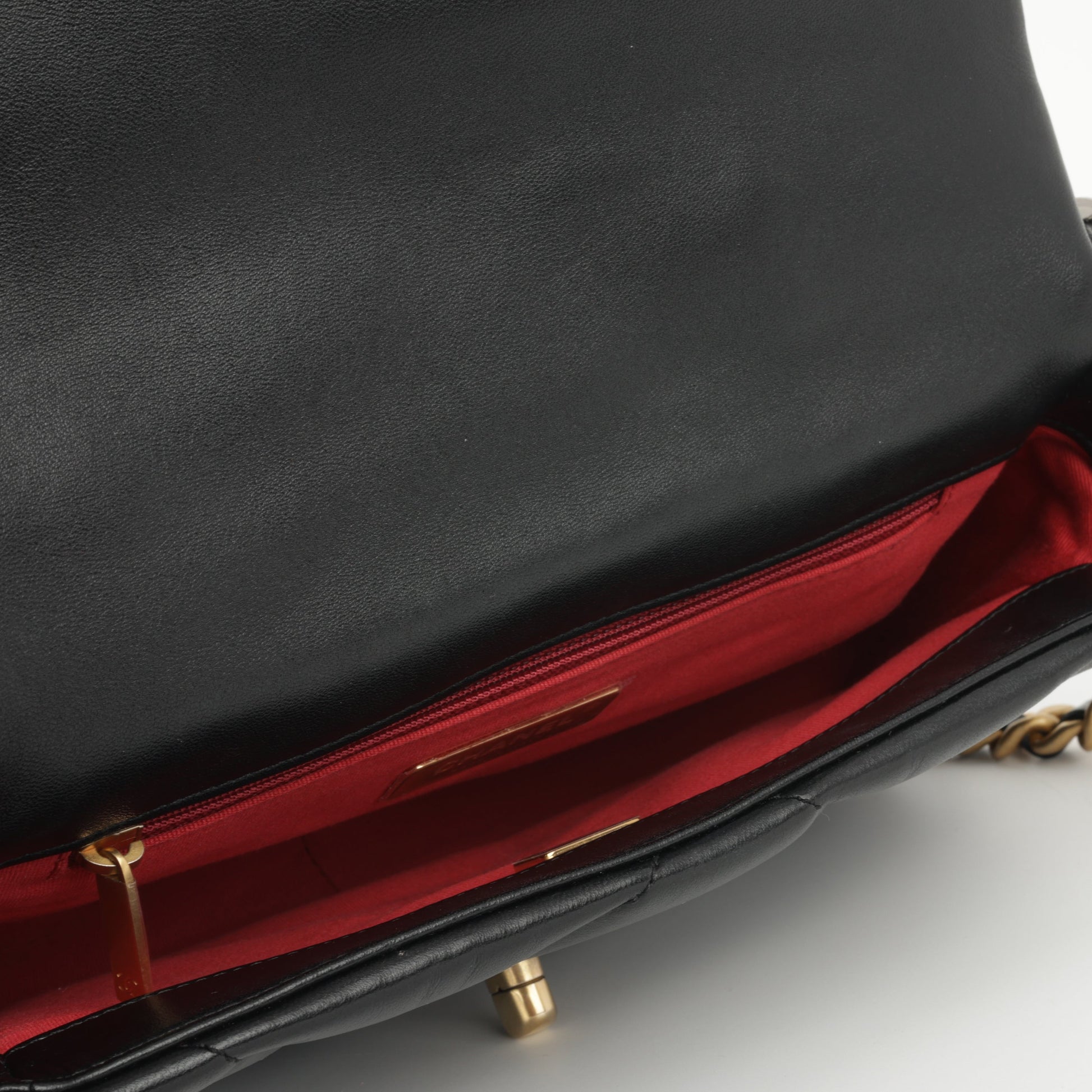 Chanel Chanel 19 Shoulder Bag - Rovelle Bags