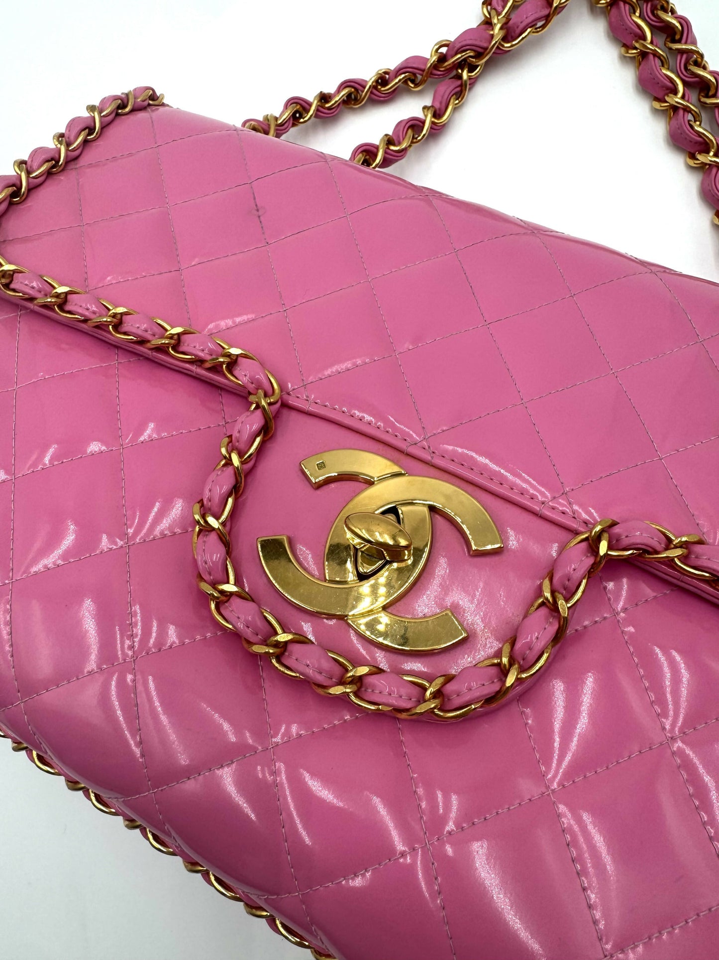 Chanel Chanel 19 Shoulder Bag - Rovelle Bags