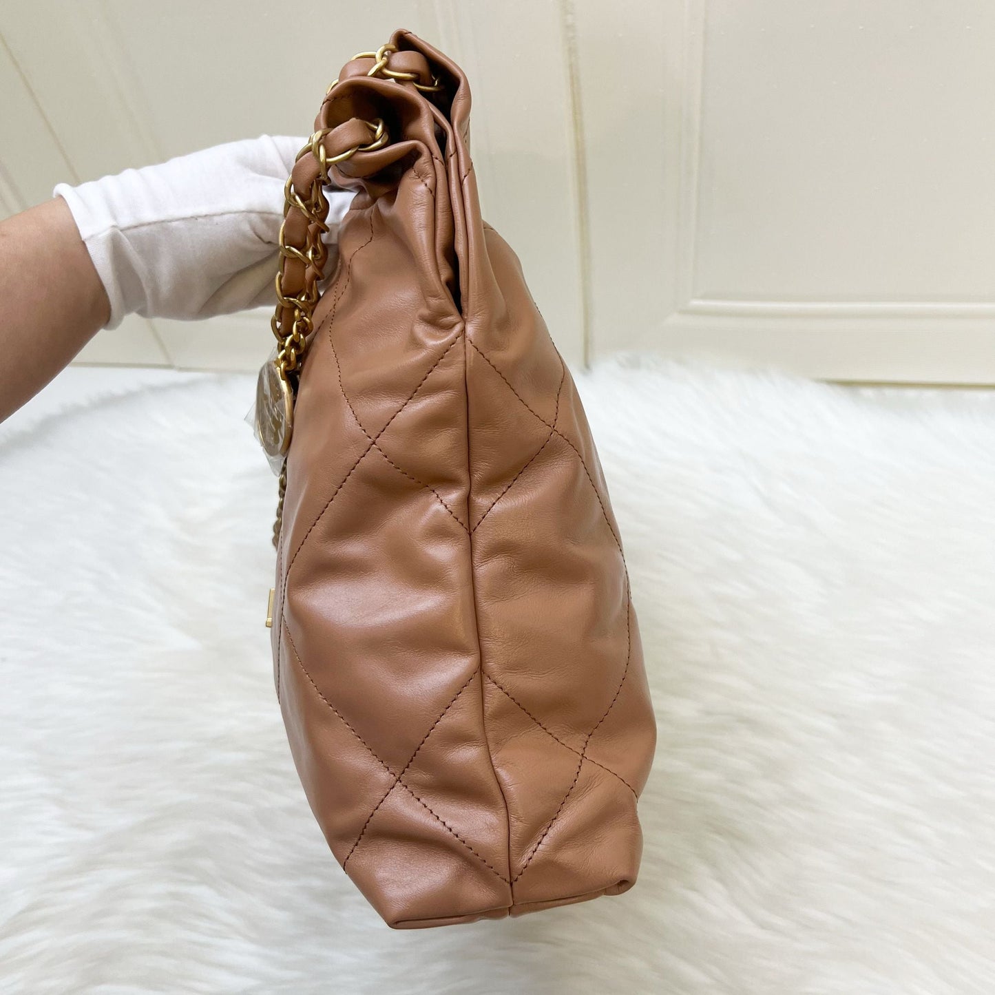Chanel 22 Small Hobo Handbag - Rovelle Bags