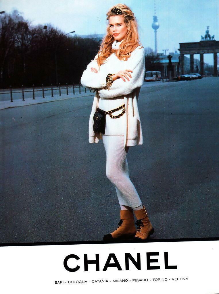 Chanel Chanel 19 Shoulder Bag - Rovelle Bags