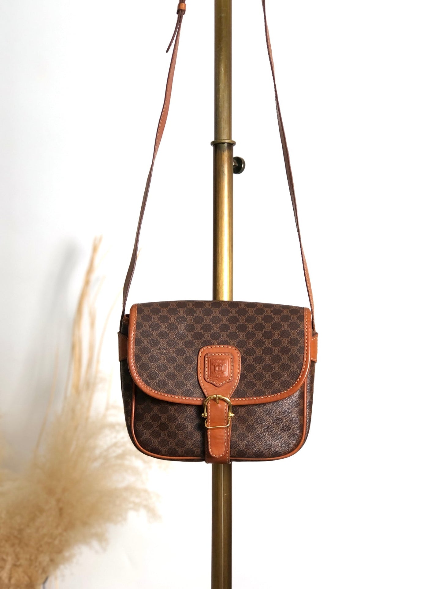 CELINE Front Buckle Shoulder bag Brown v3jfnr