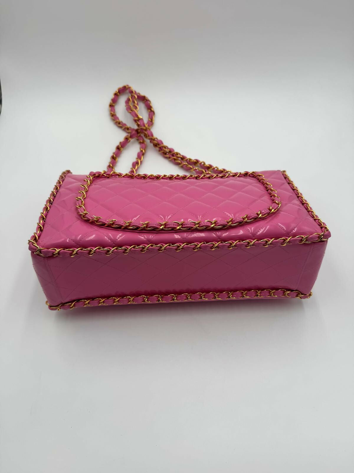 Chanel Chanel 19 Shoulder Bag - Rovelle Bags