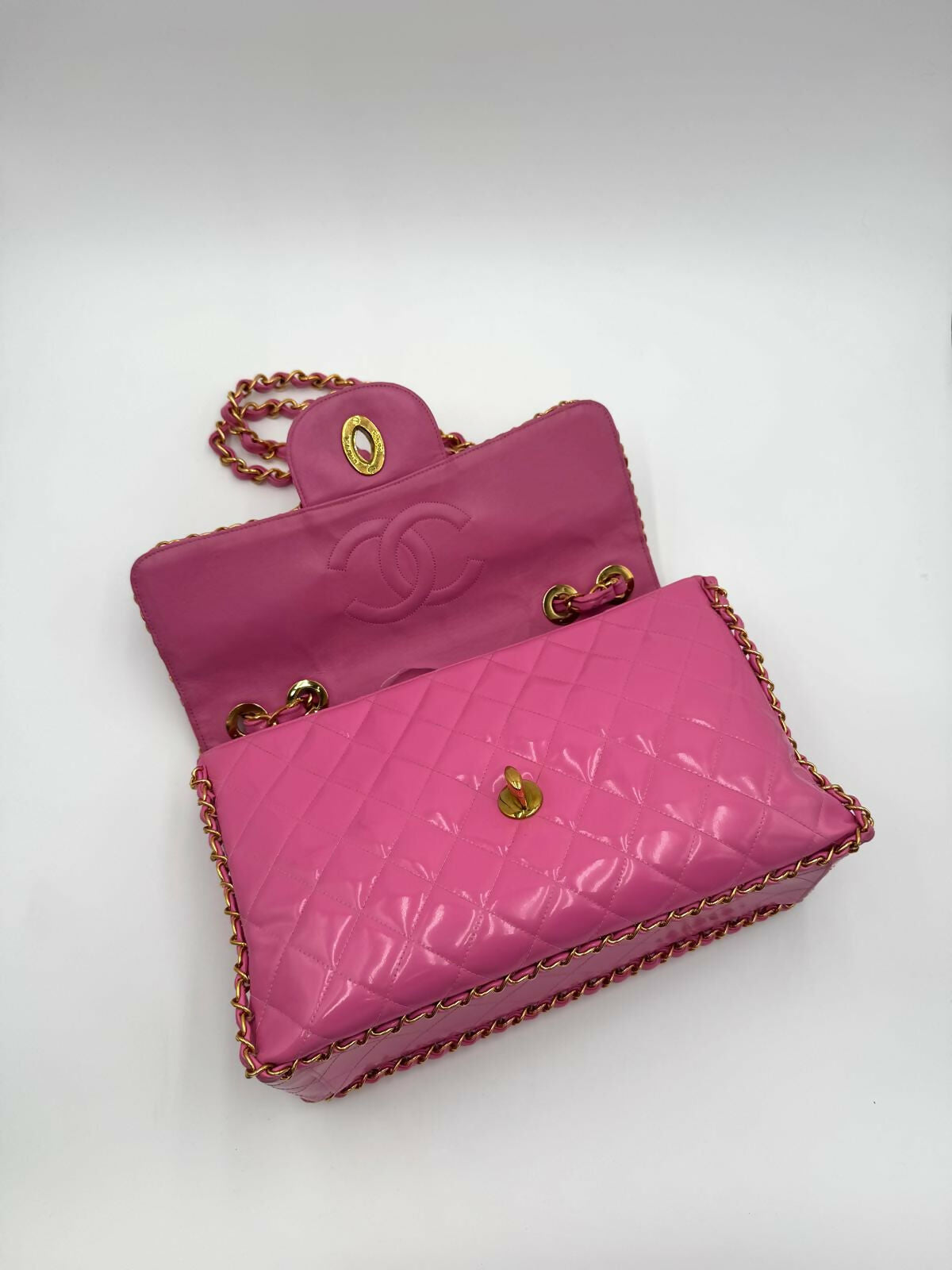 Chanel Chanel 19 Shoulder Bag - Rovelle Bags