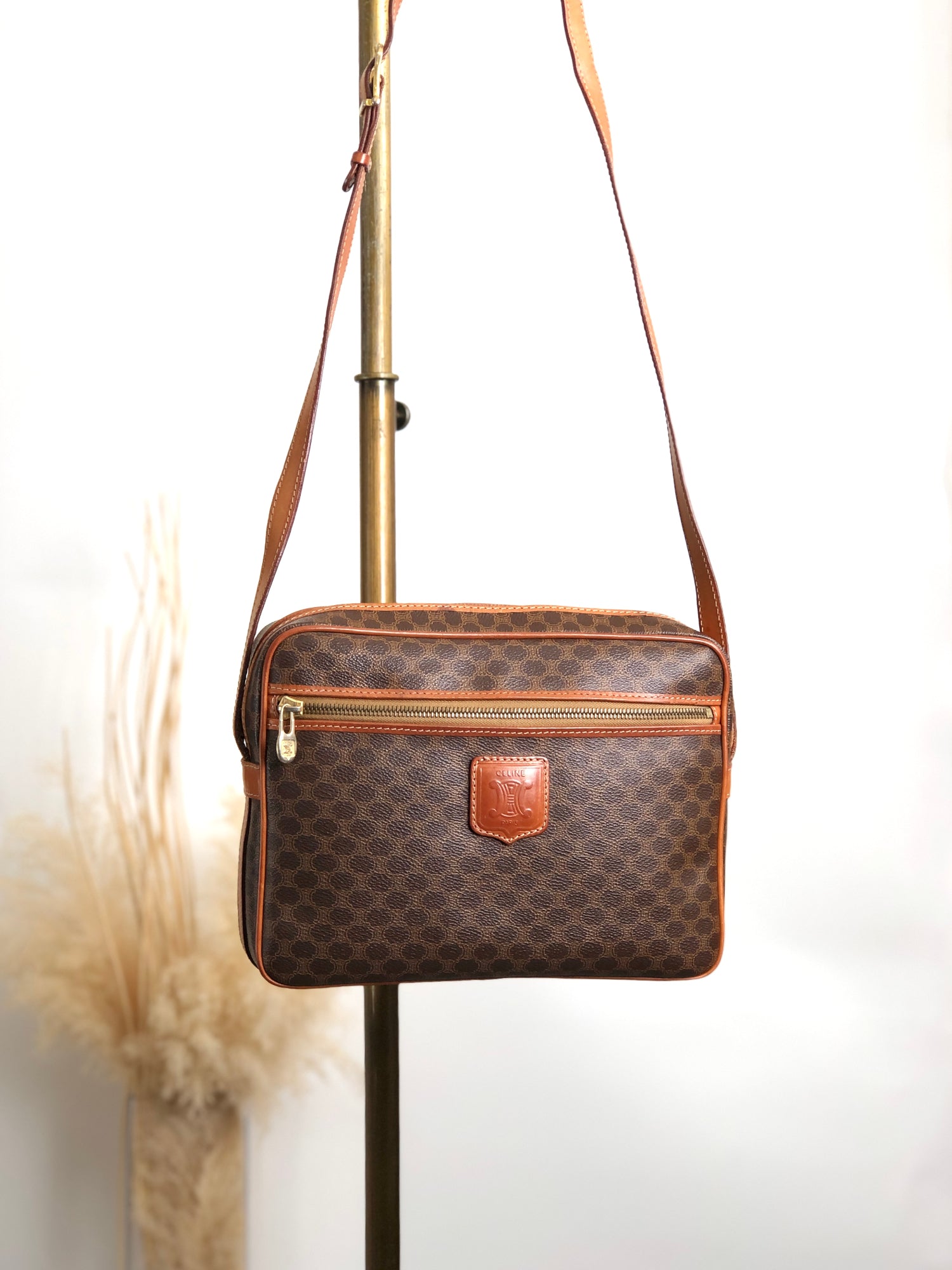 CELINE Shoulder bag Brown jbdzhb