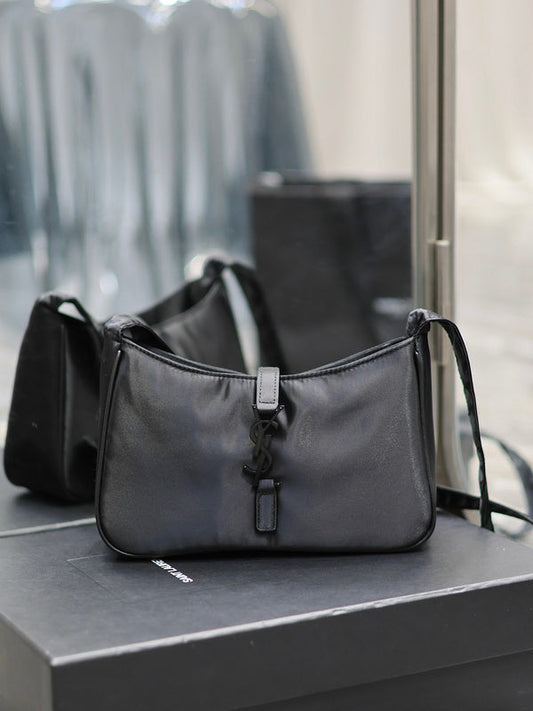 Yves Saint Laurent - Bags - 166