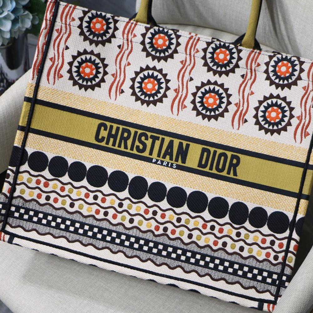 Gucci Book Tote Tote