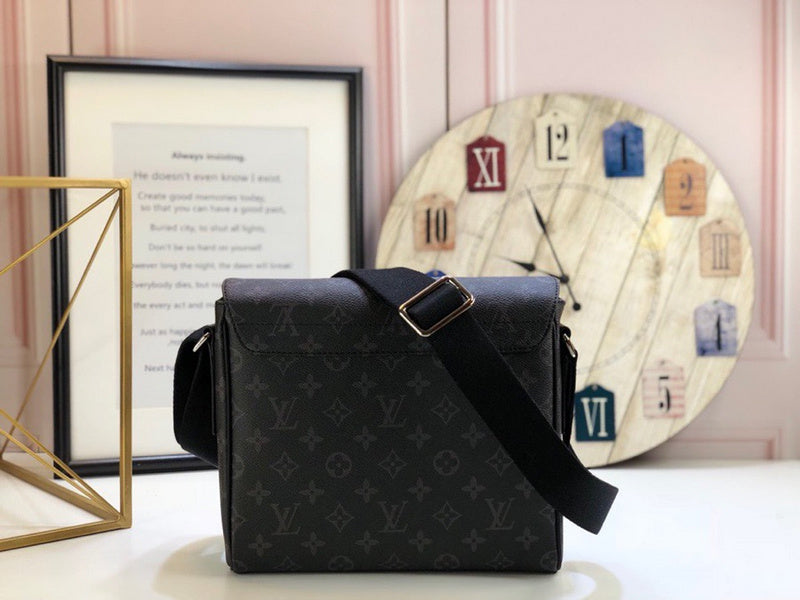 Louis Vuitton Luxury Bags 1946