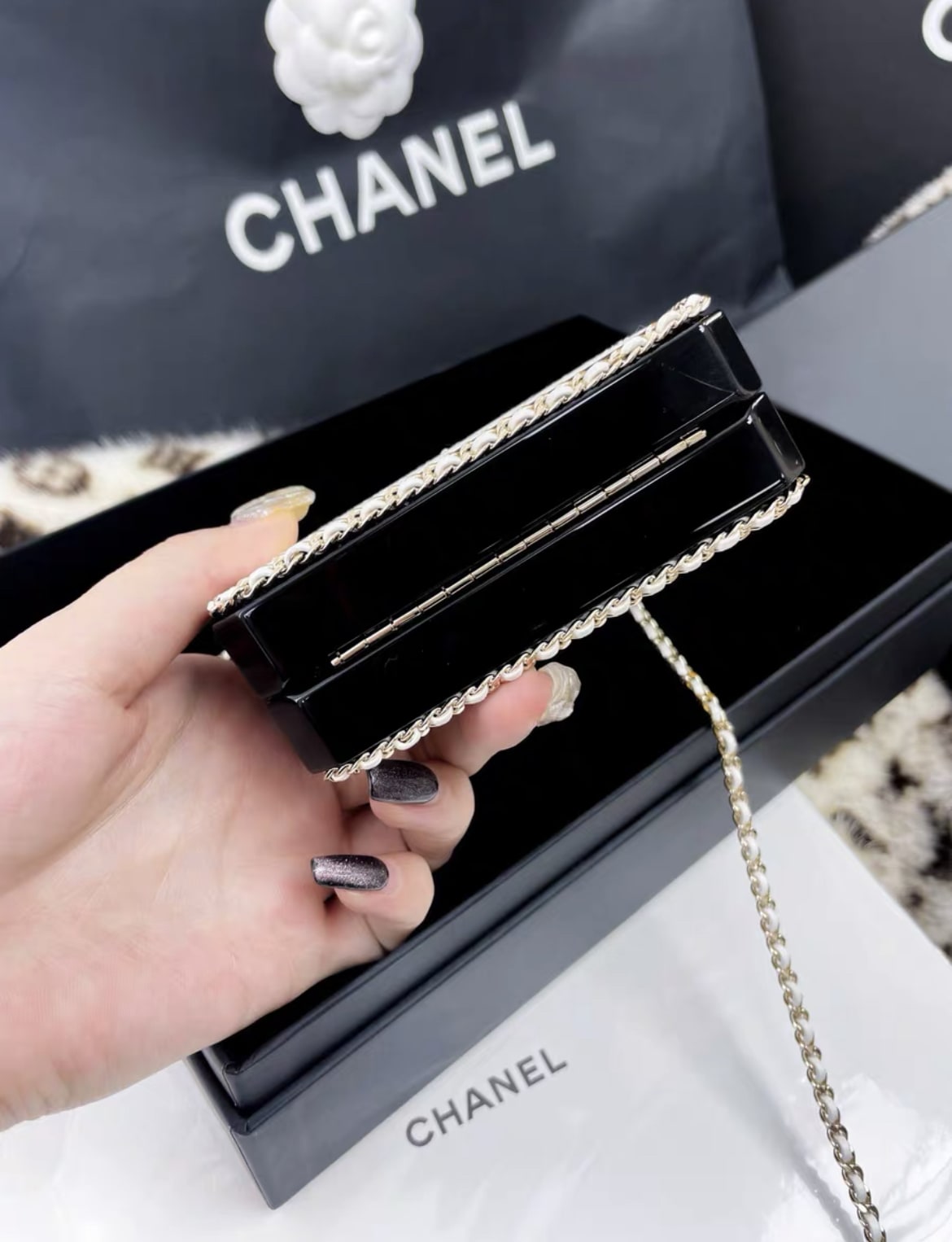 Chanel Chanel 22 Shoulder Bag - Rovelle Bags