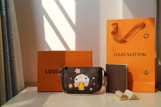 Louis Vuitton Luxury Bags 1823