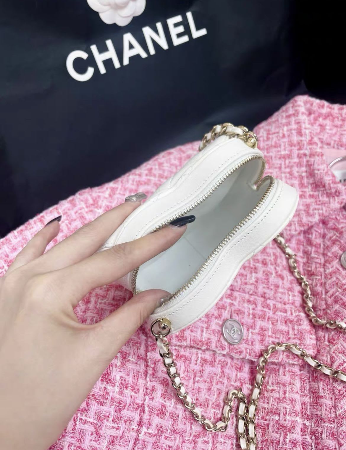 Chanel Chanel 22 Shoulder Bag - Rovelle Bags