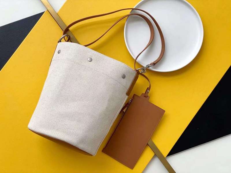 Yves Saint Laurent Day Essential Handbag
