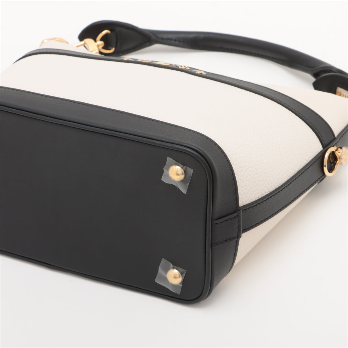 Louis Vuitton LV logo cruiser PM M57813 responsiveness