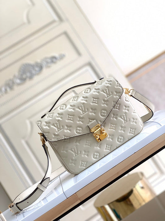 Louis Vuitton Luxury Bags 1807