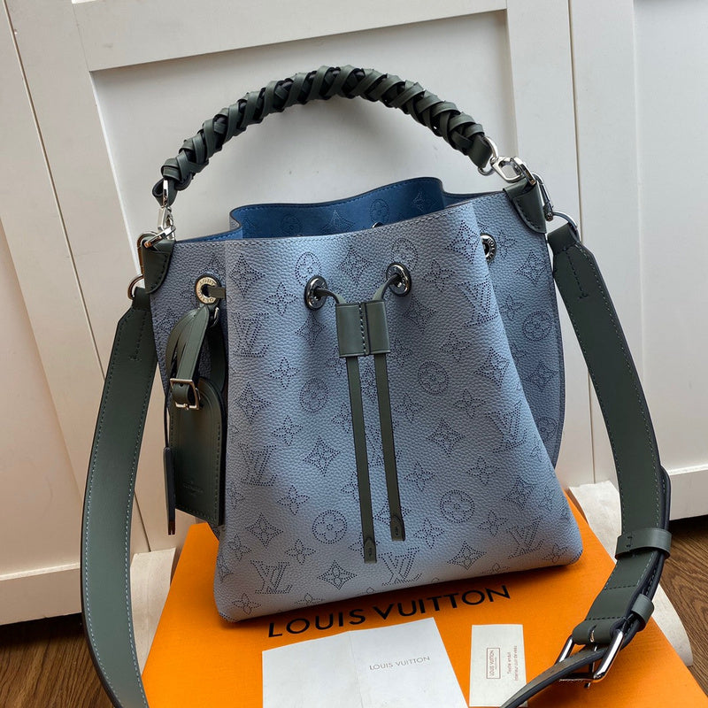 Louis Vuitton Luxury Bags 1822