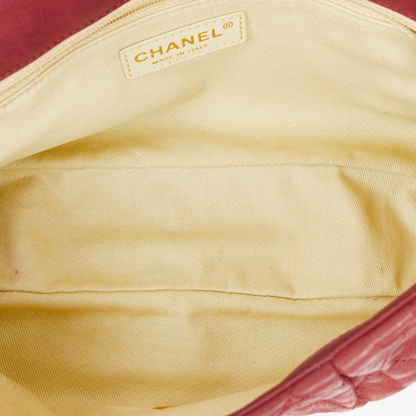 Chanel Chic Single Flap Bag Quilted Iridescent Calfskin With Gold-Tone Hardware