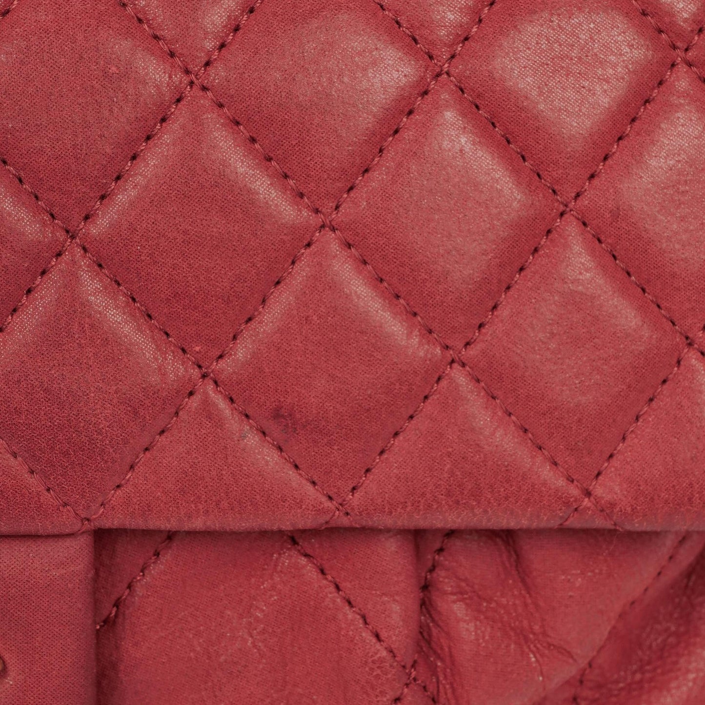 Chanel Chic Single Flap Bag Quilted Iridescent Calfskin With Gold-Tone Hardware