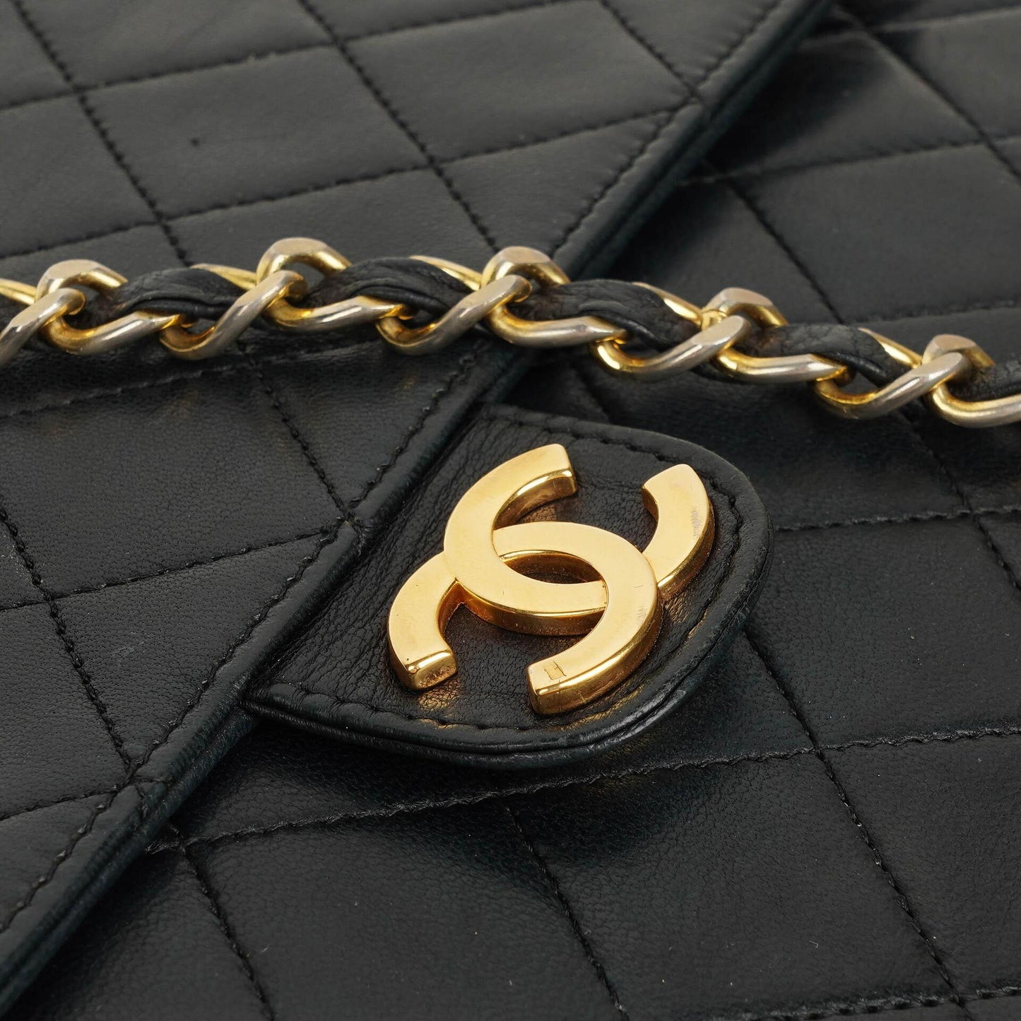 Chanel Classic Medium Single Flap Bag Black Quilted Lambskin 24K Gold-Plated Hardware