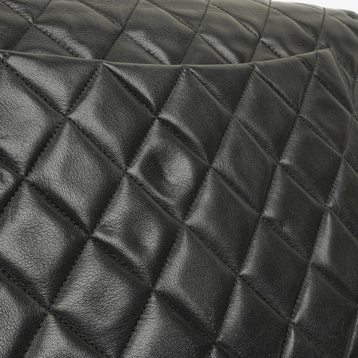 Chanel Maxi Jumbo Classic Single Flap Bag Black Quilted Lambskin 24K Gold-Plated Hardware