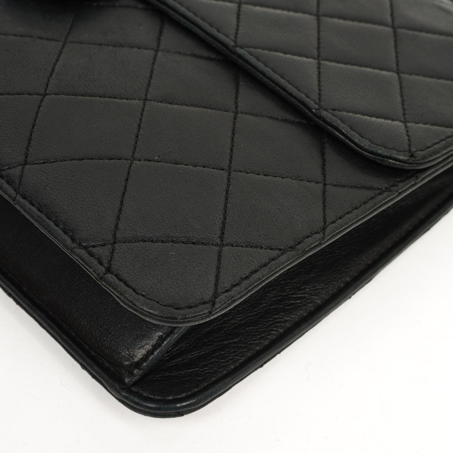 Chanel Medium Classic Black Quilted Lambskin Single Flap Bag With Gold-Tone Hardware