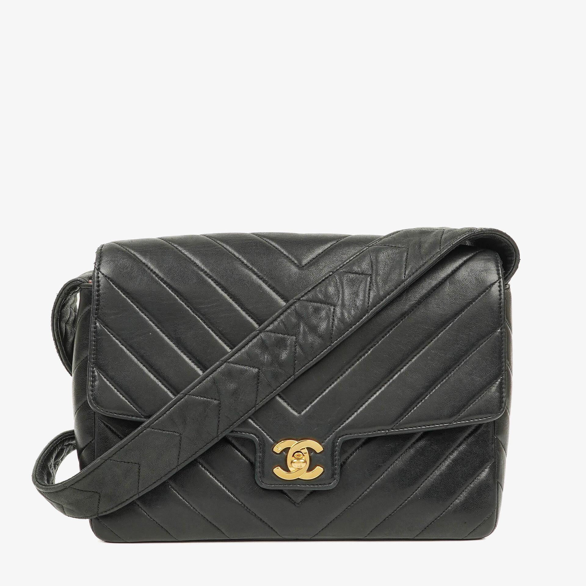 Chanel Medium Flap Bag Black Chevron Lambskin 24K Gold-Plated Hardware
