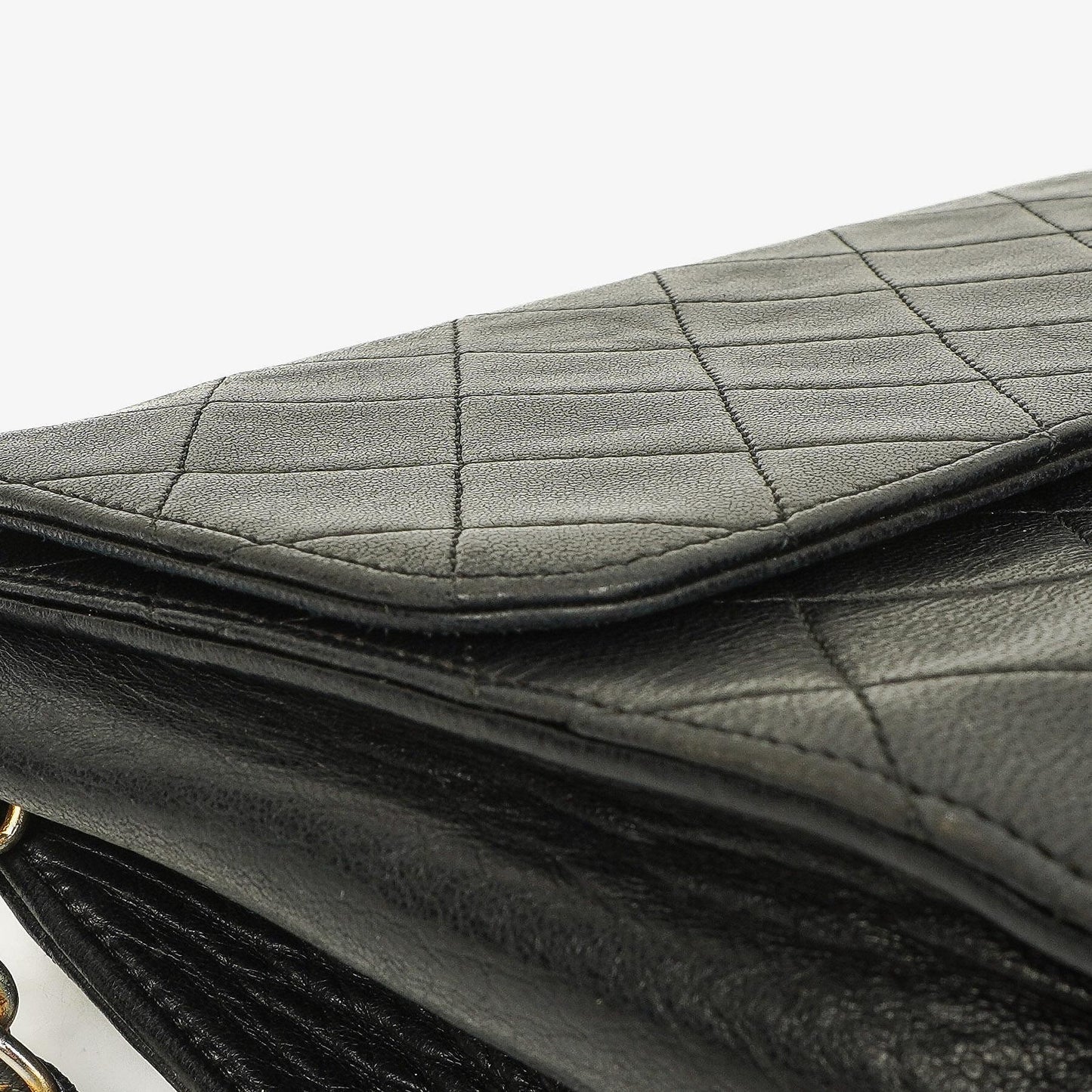 Chanel Meduim Classic Single Flap Bag Black Quilted Lambskin With 24K Gold-Plated Hardware